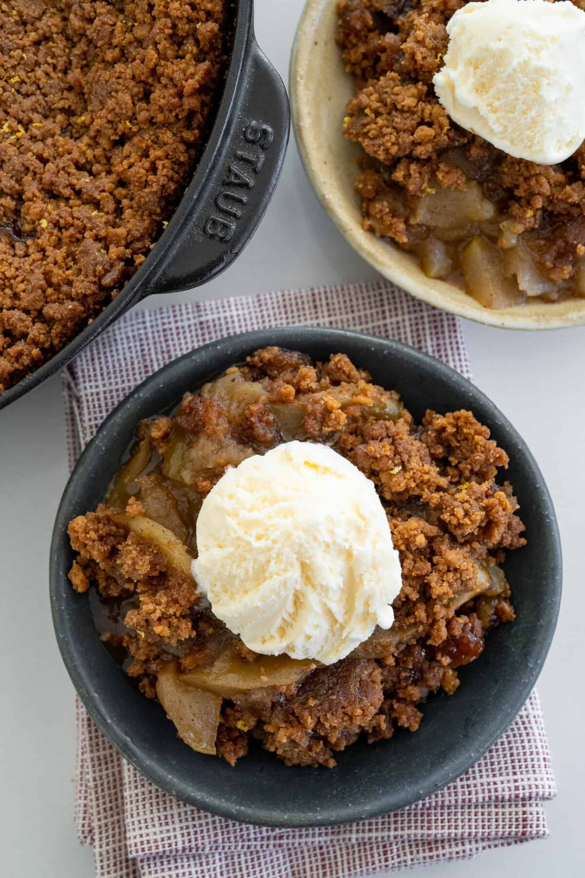 smoked apple crisp in bowls.